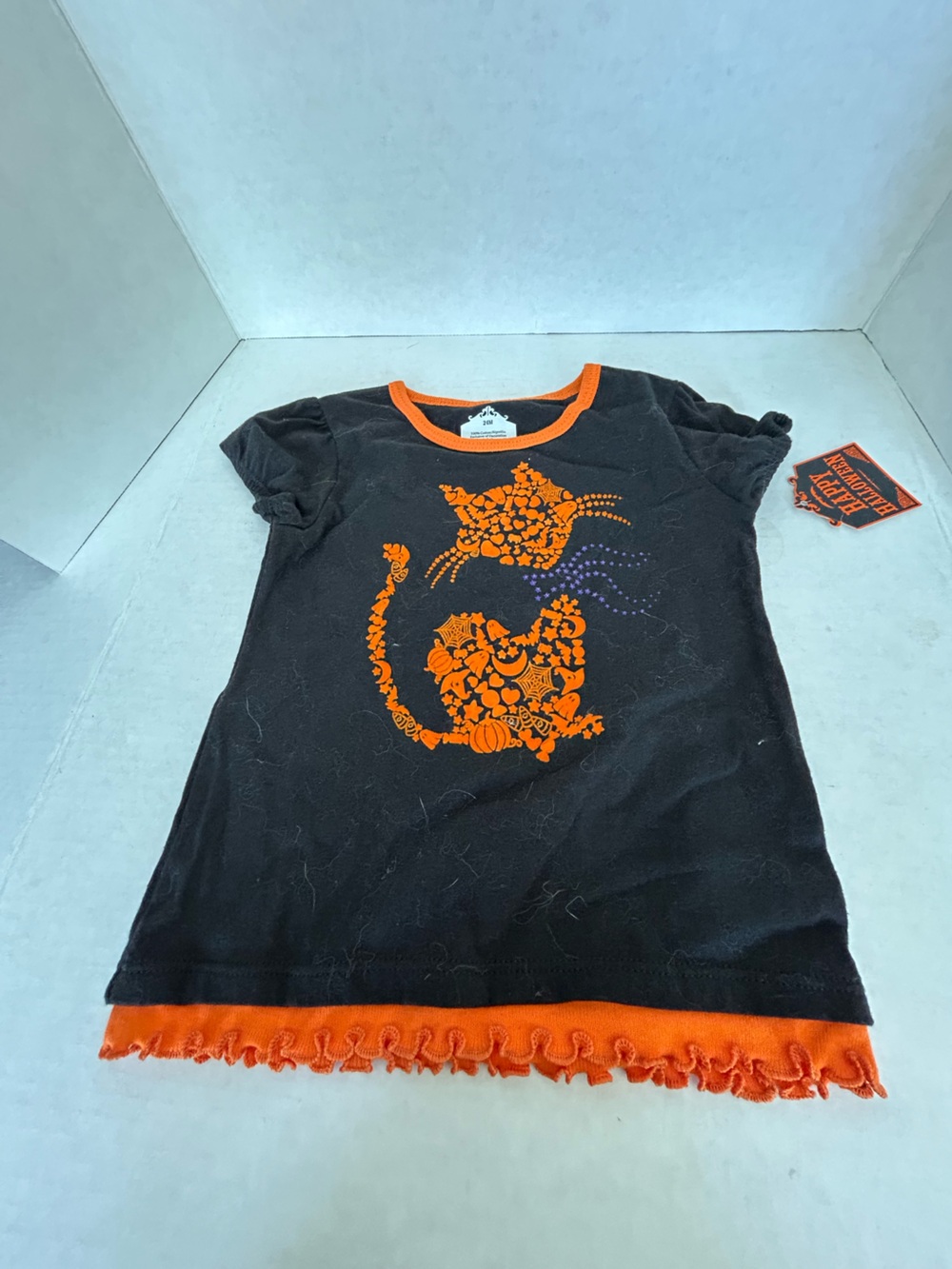Girls' Halloween Black Tee with Orange Cat Graphic